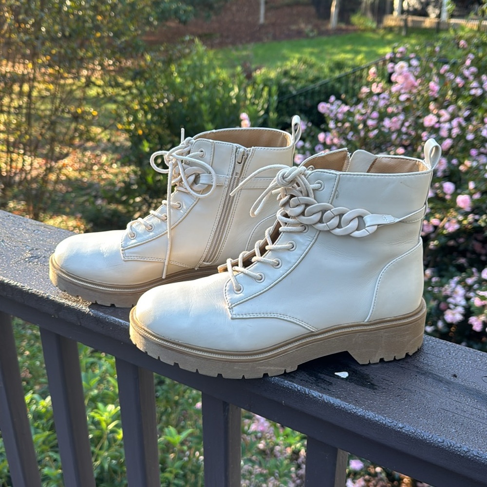 R Report Layla Ivory Block Heel Chain Trim Bootie… - image 1